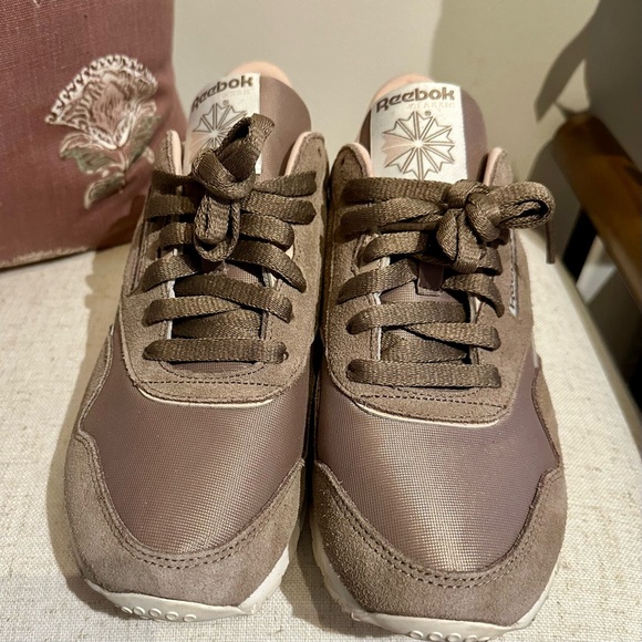 Reebok Classic (Nylon & Suede) - Taupe - Picture 3 of 6